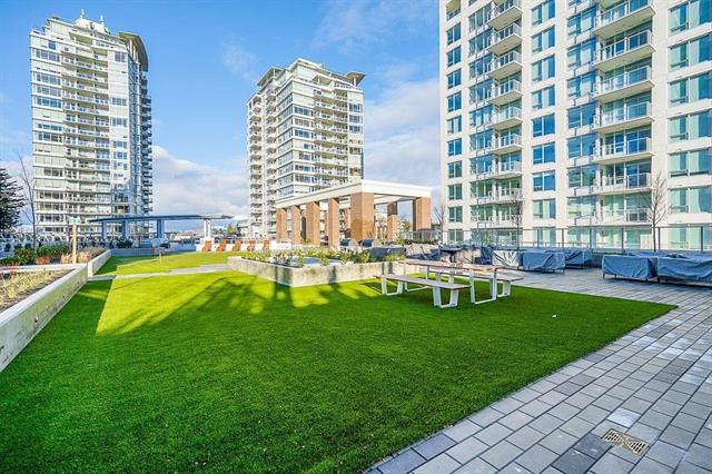 Outdoor BBQ & Lounge